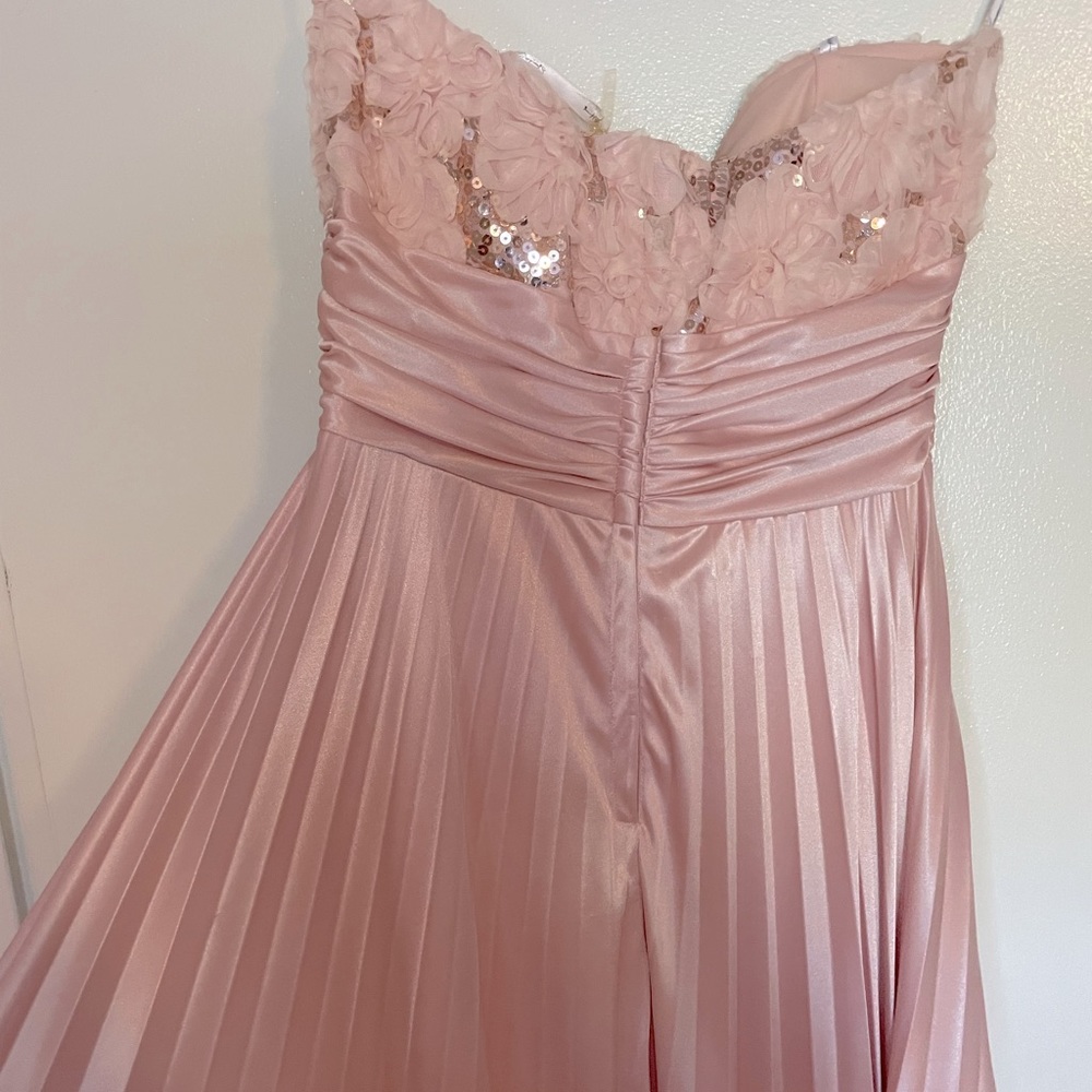 Pink pleated strapless floral gown - Picture 9 of 11